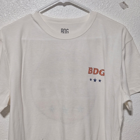 BDG White Graphic Tee size large - Picture 2 of 9